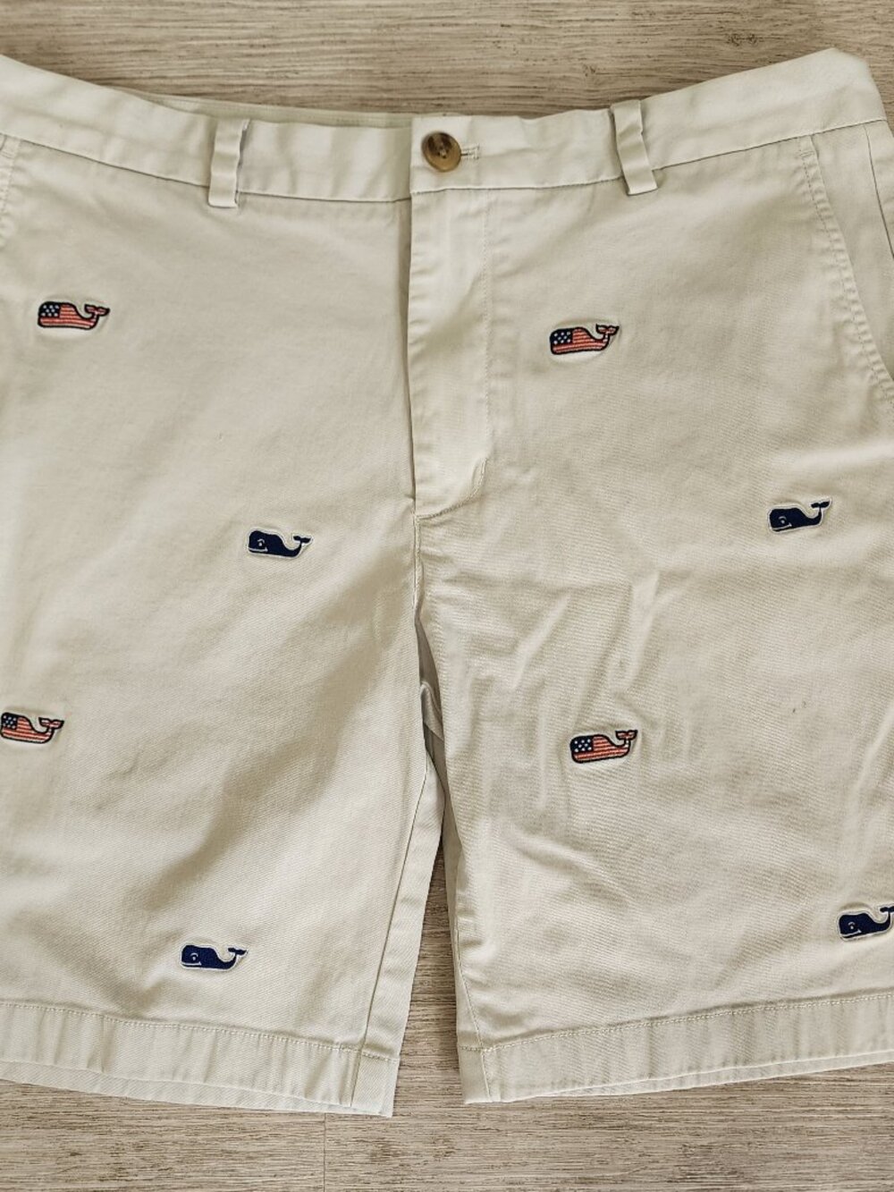 Vineyard Vines Breaker Shorts Beige Men's 33 Whale Embroidered Logo Flag Preppy